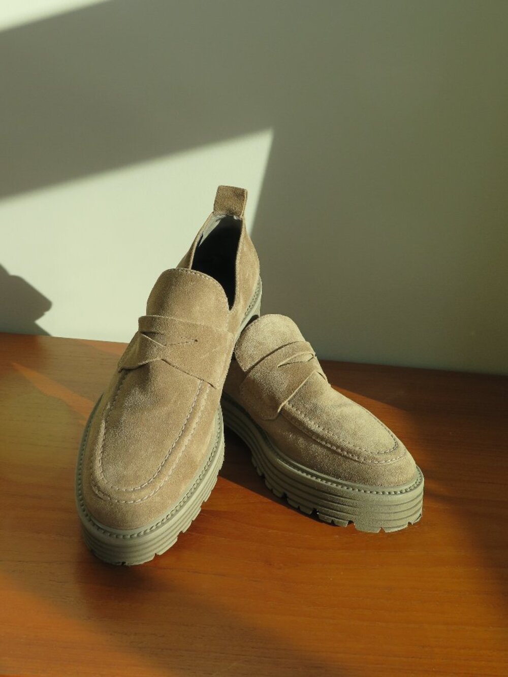 Kennel & Schmenger Taupe Suede Lug Sole Loafers EU 39 Lightweight German Design